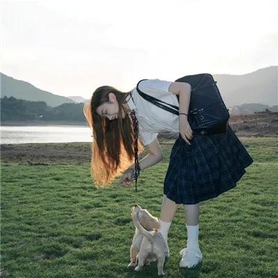 女孩舞步